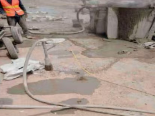 烟台水泥混凝土路面板底注浆技术 路面脱空注浆整治方案